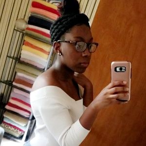 Meet your Posher, Ashley